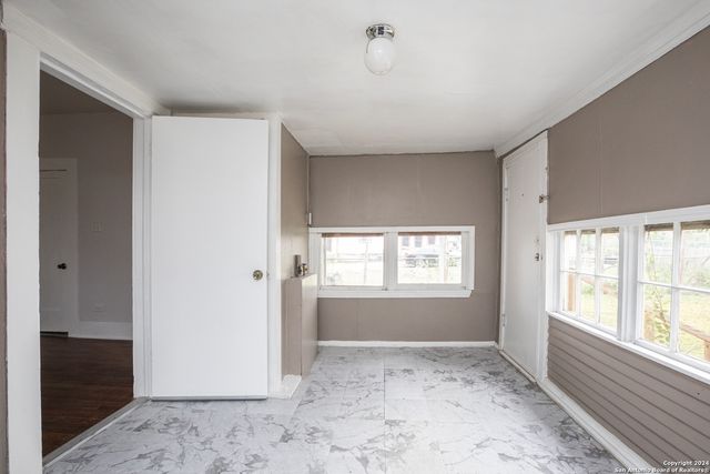 1715 SANTA ANNA, San Antonio, TX 78201