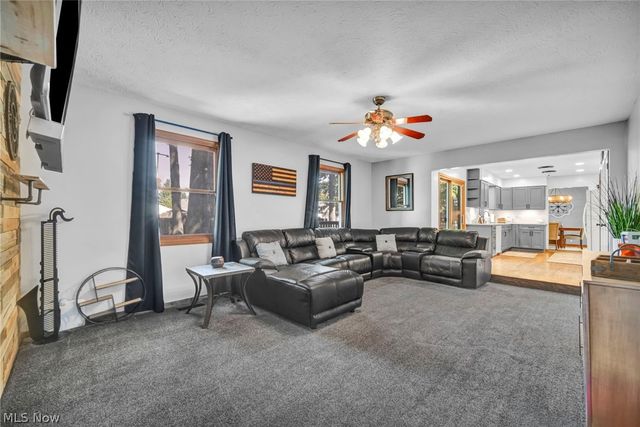 352 Carol Lane, Elyria, OH 44035