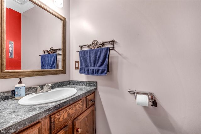 352 Carol Lane, Elyria, OH 44035