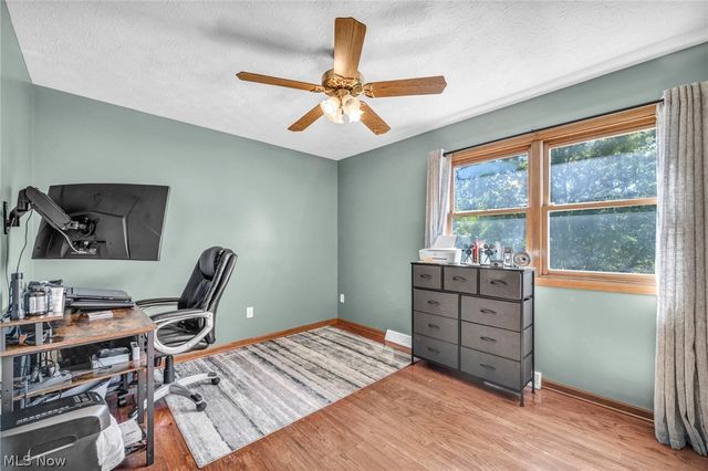 352 Carol Lane, Elyria, OH 44035