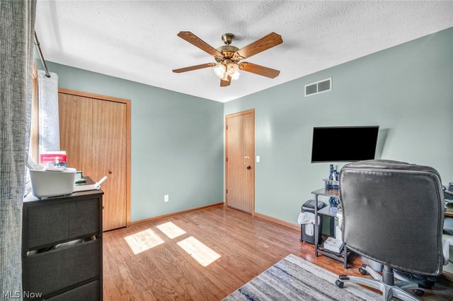 352 Carol Lane, Elyria, OH 44035