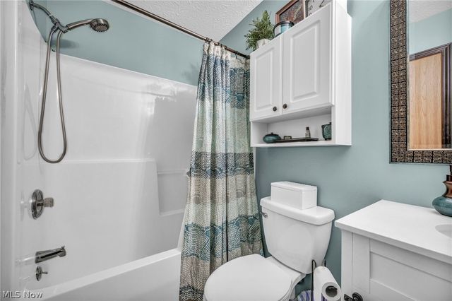 352 Carol Lane, Elyria, OH 44035