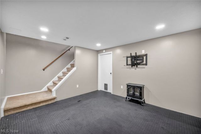 352 Carol Lane, Elyria, OH 44035