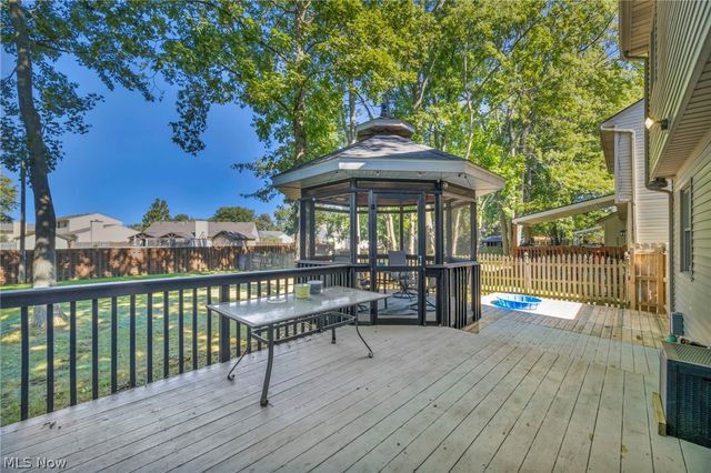 352 Carol Lane, Elyria, OH 44035