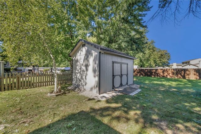 352 Carol Lane, Elyria, OH 44035