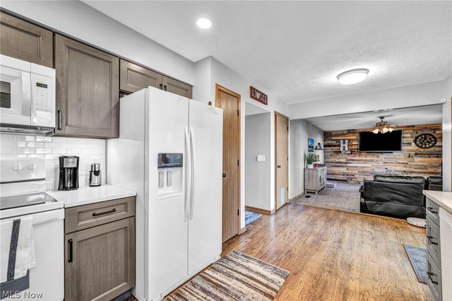 352 Carol Lane, Elyria, OH 44035