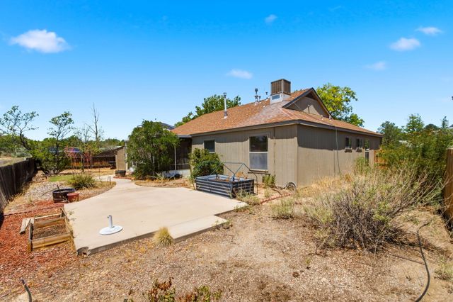 1624 Twinberry Drive NE, Rio Rancho, NM 87144