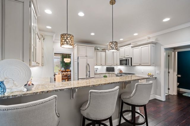 133 E Barrington Place, Warsaw, IN 46582