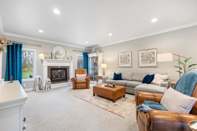 133 E Barrington Place, Warsaw, IN 46582
