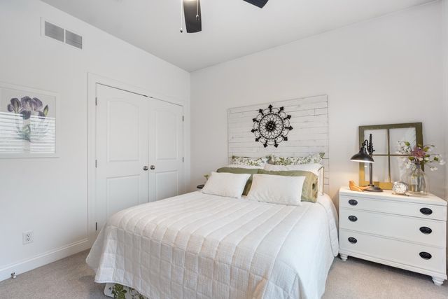 133 E Barrington Place, Warsaw, IN 46582