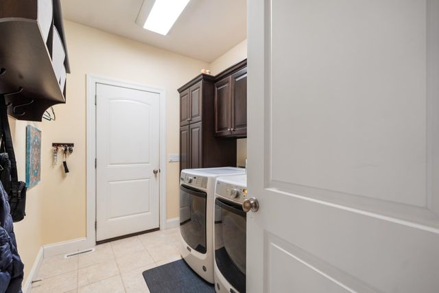 133 E Barrington Place, Warsaw, IN 46582