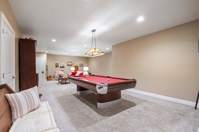 133 E Barrington Place, Warsaw, IN 46582