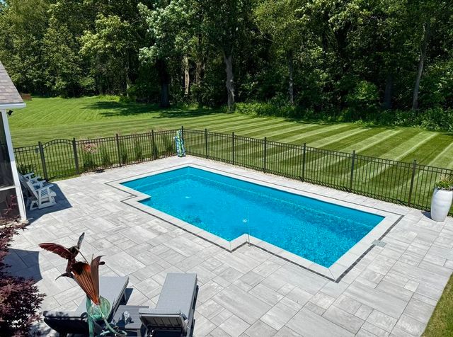133 E Barrington Place, Warsaw, IN 46582