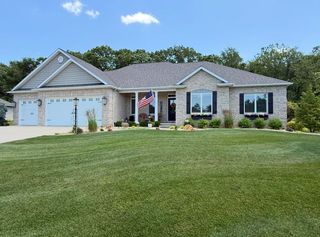133 E Barrington Place, Warsaw, IN 46582