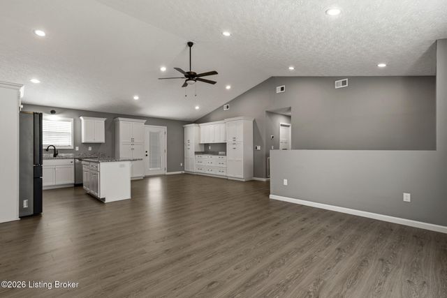 435 Cecilia Smiths Mill Rd, Cecilia, KY 42724