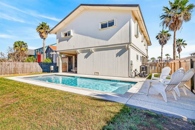 613 Sandpiper Circ, Port Aransas, TX 78373