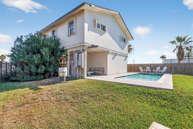 613 Sandpiper Circ, Port Aransas, TX 78373