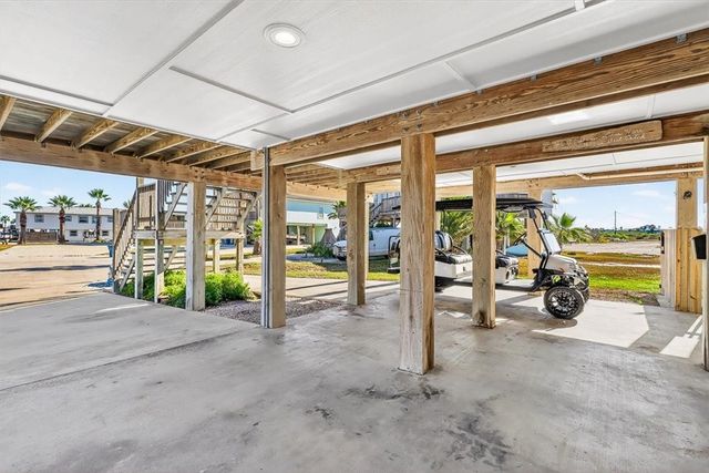 613 Sandpiper Circ, Port Aransas, TX 78373