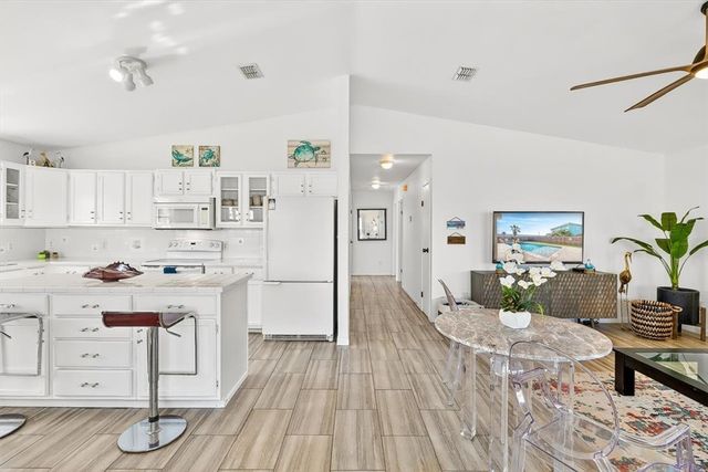 613 Sandpiper Circ, Port Aransas, TX 78373