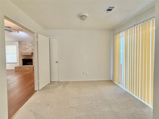 16 Rock Pine Court, The Woodlands, TX 77381