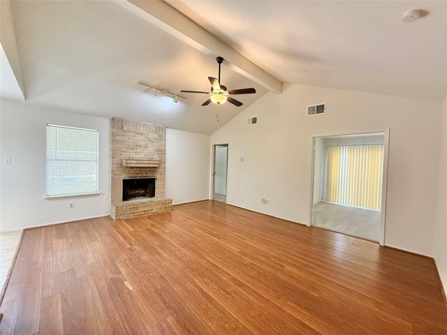 16 Rock Pine Court, The Woodlands, TX 77381