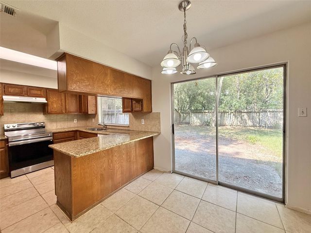 16 Rock Pine Court, The Woodlands, TX 77381