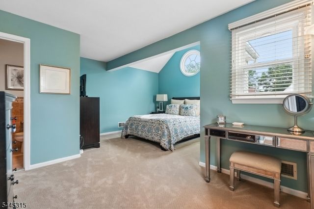 17 Cooper Ct, Freehold Twp., NJ 07728
