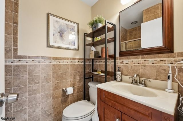 17 Cooper Ct, Freehold Twp., NJ 07728