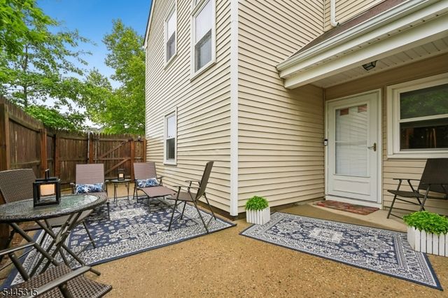 17 Cooper Ct, Freehold Twp., NJ 07728