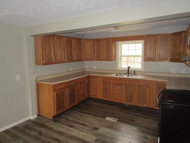 1191 Scaffold Cane Road, Berea, KY 40403