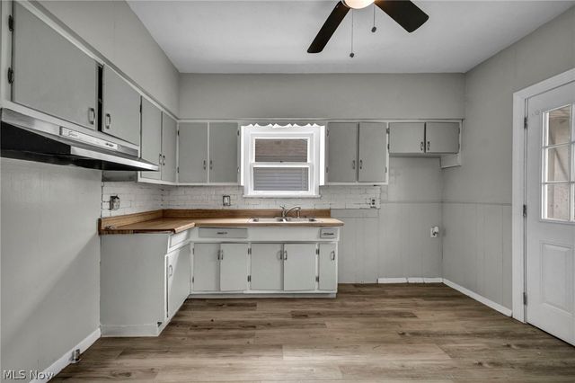 9825 Macon Avenue, Cleveland, OH 44102