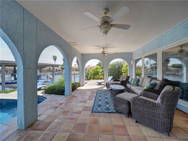 15906 Palo Seco Dr, Corpus Christi, TX 78418