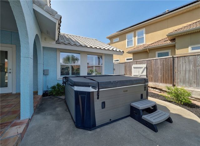 15906 Palo Seco Dr, Corpus Christi, TX 78418