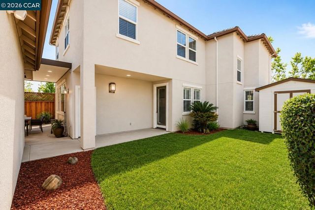 586 Dutch Elm Dr, Hercules, CA 94547
