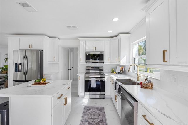 785 115TH AVENUE, Treasure Island, FL 33706