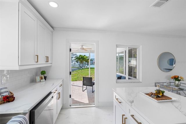 785 115TH AVENUE, Treasure Island, FL 33706