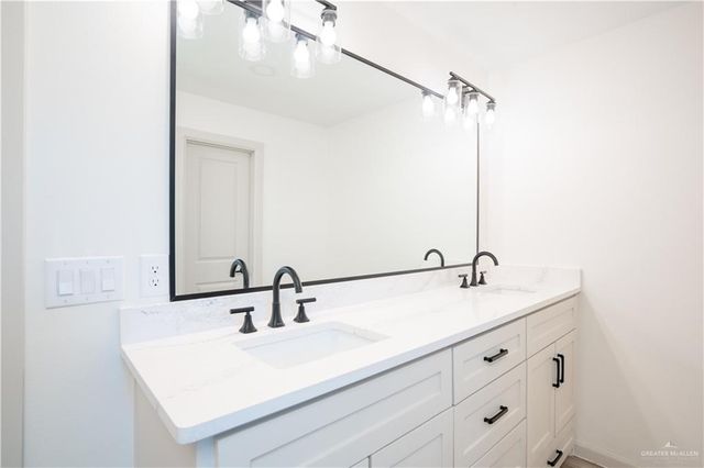 4205 S Carter Avenue, Edinburg, TX 78542