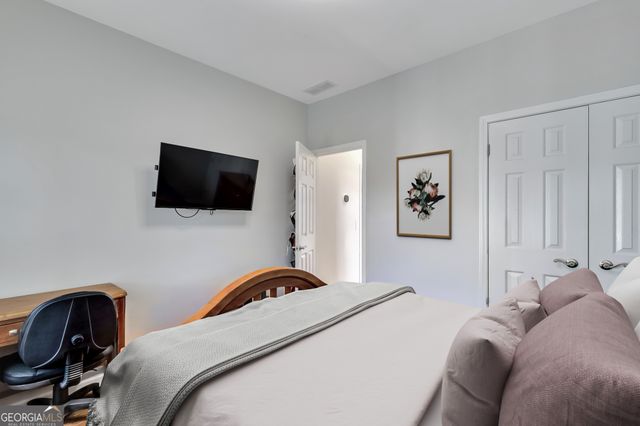211 Graymist Path, Loganville, GA 30052