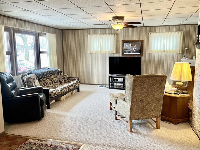 3414 Parkway BOULEVARD, Two Rivers, WI 54241