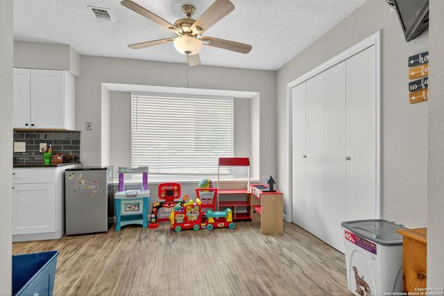 3413 Foxbriar, Schertz, TX 78108