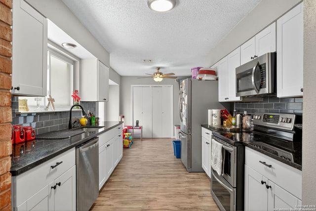 3413 Foxbriar, Schertz, TX 78108