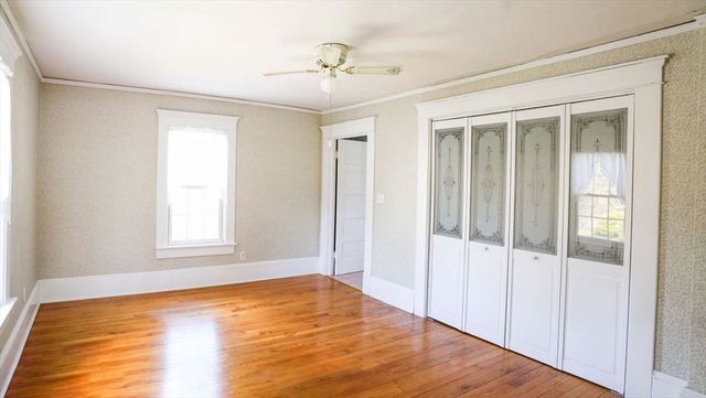 32 Spruce St, Westfield, MA 01085