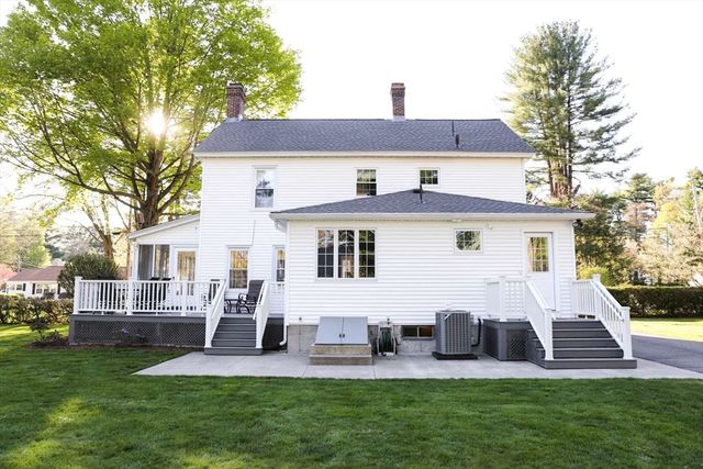 32 Spruce St, Westfield, MA 01085