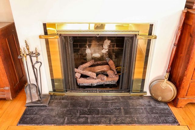32 Spruce St, Westfield, MA 01085