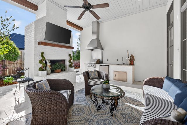 106 Montego Bay Drive, Youngsville, LA 70592