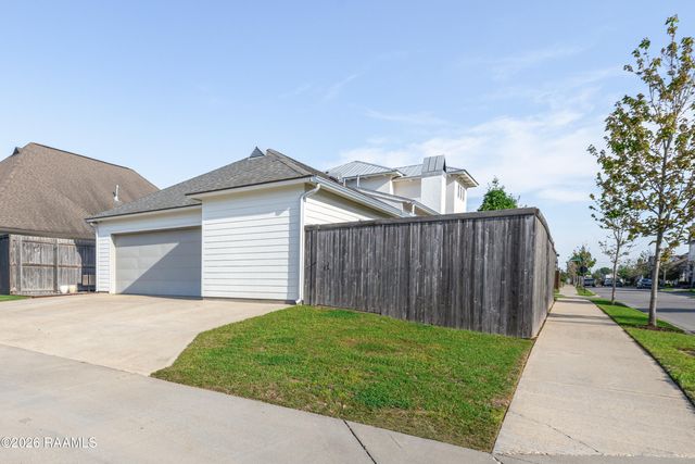 106 Montego Bay Drive, Youngsville, LA 70592