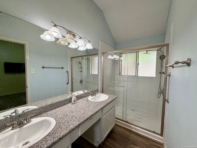 627 Meadow Gate, Converse, TX 78109