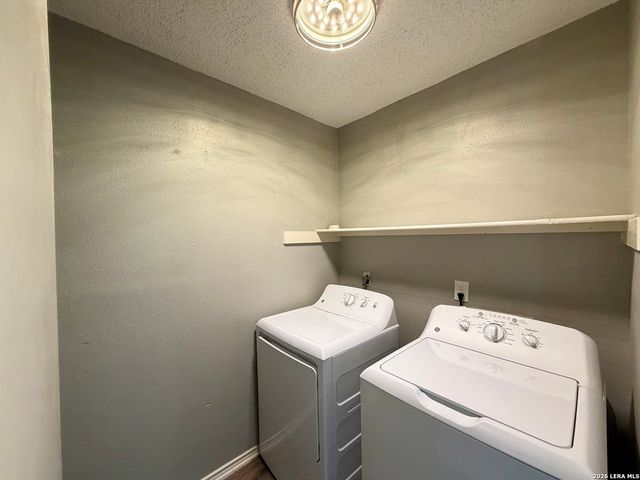 627 Meadow Gate, Converse, TX 78109