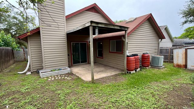 627 Meadow Gate, Converse, TX 78109