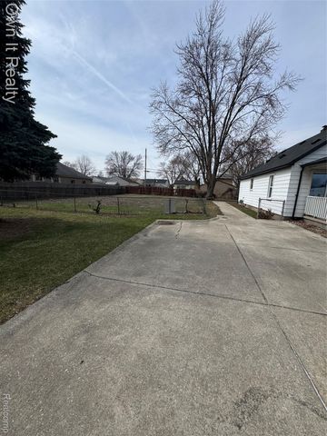6004 Monroe Boulevard, Taylor, MI 48180